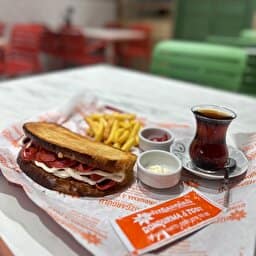Meşhur Ayvalık Tostu