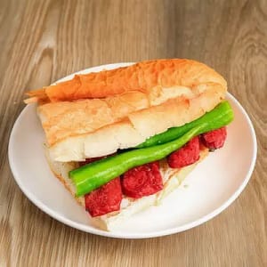 Yarım Çeyrek Ekmek Arası Izgara Sucuk